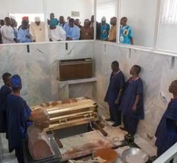 More Photos Of Pres. Buhari, Osinbajo, Tinubu, Amaechi, Others At HID Awolowo